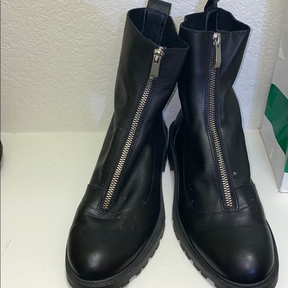 Zara Black Chelsea Boots With Zipper